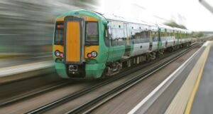 Moderní technologie: revoluce v průmyslu a v oblasti vzdělání