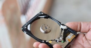 Technické inovace: Jak se vyvíjejí a změňují průmysl