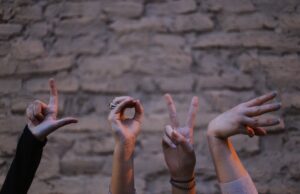 Proč je důležité komunikovat ve vztahu: Šťastná láska začíná slovy