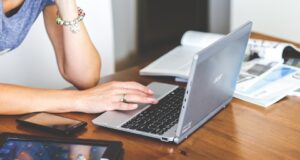 Jak správně používat techniku ve firemním prostředí k dosažení úspěchu